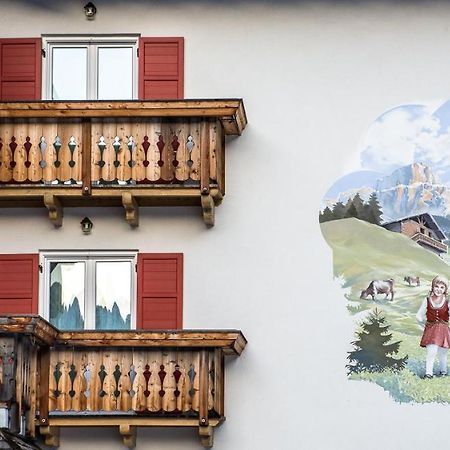 Garni Tyrolia Hotel Campitello di Fassa Bilik gambar