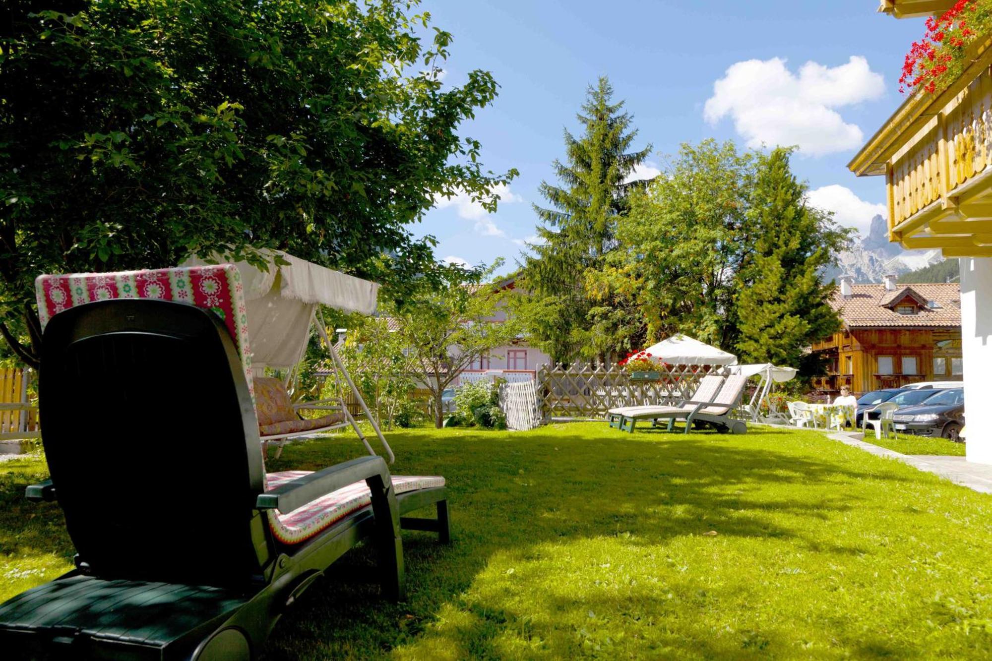 Garni Tyrolia Hotel Campitello di Fassa Luaran gambar