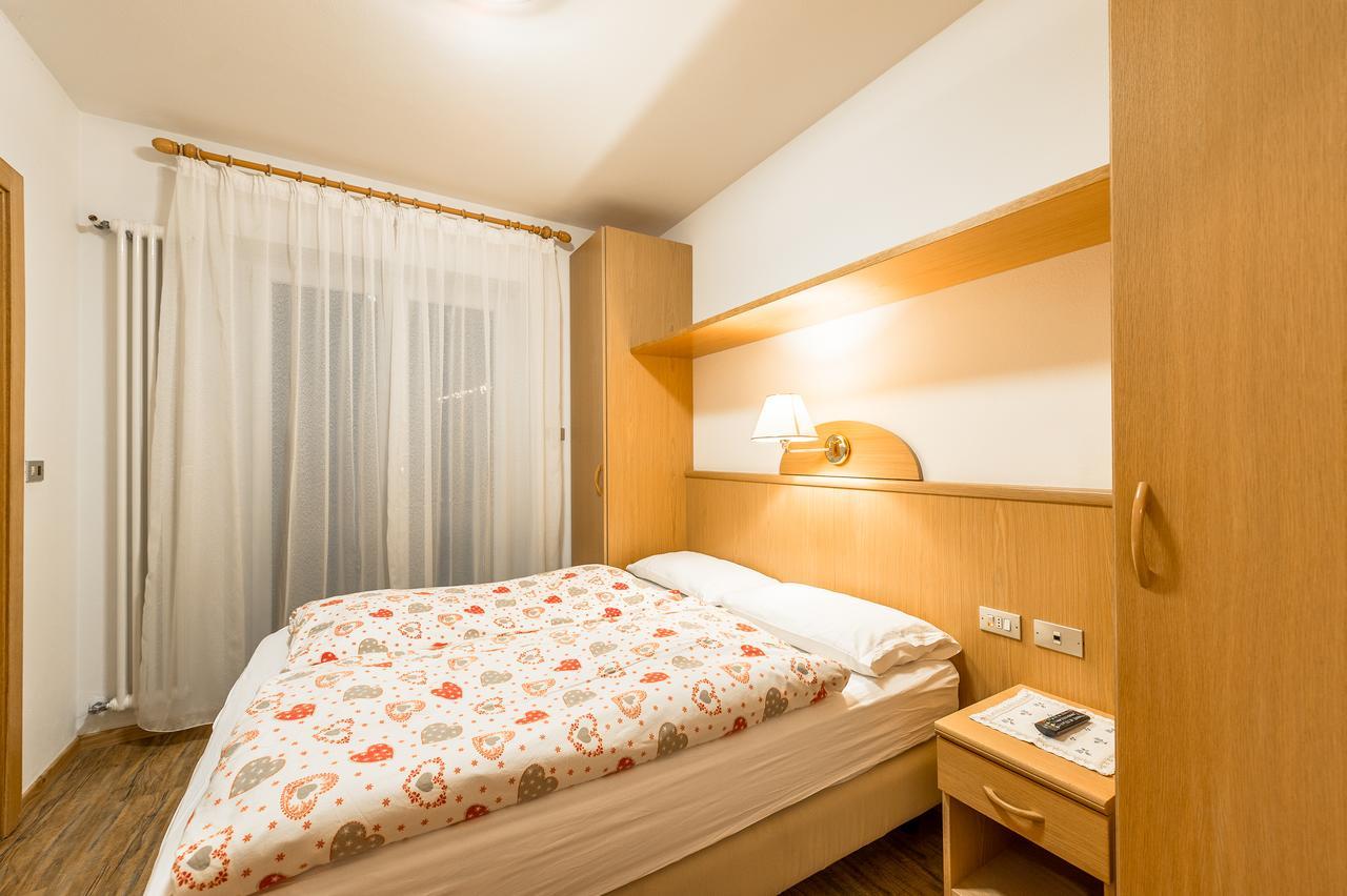 Garni Tyrolia Hotel Campitello di Fassa Luaran gambar