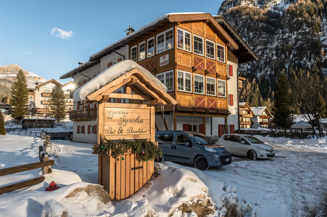 Garni Tyrolia Hotel Campitello di Fassa Luaran gambar